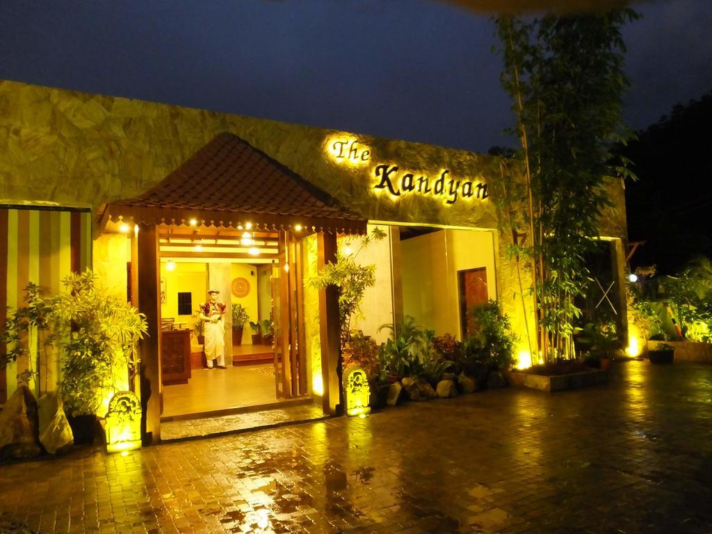 Отель Kandyan Экстерьер фото